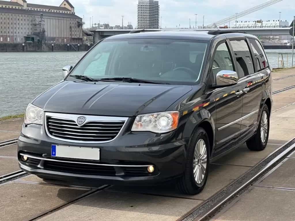 Lancia Voyager 2.8 MultiJet 16v Gold Automatik 01/2013-photo-0