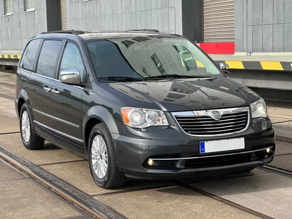 Lancia Voyager 2.8 MultiJet 16v Gold Automatik 01/2013-photo-2