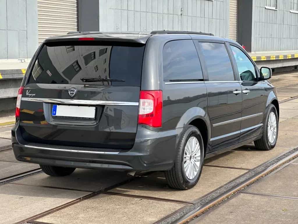 Lancia Voyager 2.8 MultiJet 16v Gold Automatik 01/2013-photo-3