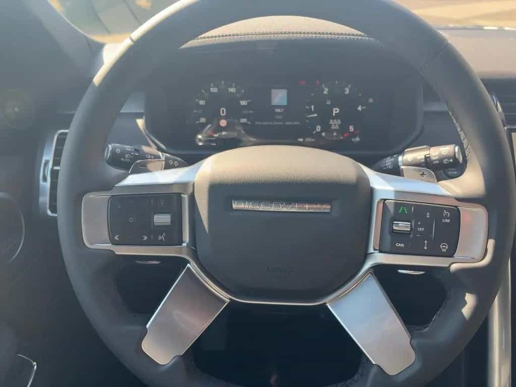Land Rover Discovery D350 Dynamic SE 7 Seats *Standheizung 03/2025-photo-9