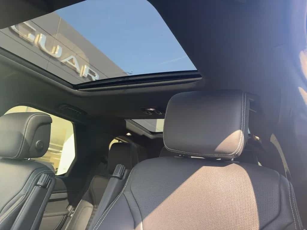 Land Rover Discovery D350 Dynamic SE 7 Seats *Standheizung 03/2025-photo-15