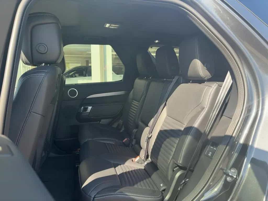 Land Rover Discovery D350 Dynamic SE 7 Seats *Standheizung 03/2025-photo-7