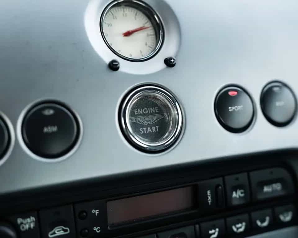 Aston Martin Vanquish V12 6,0 Coupé 03/2003-photo-13