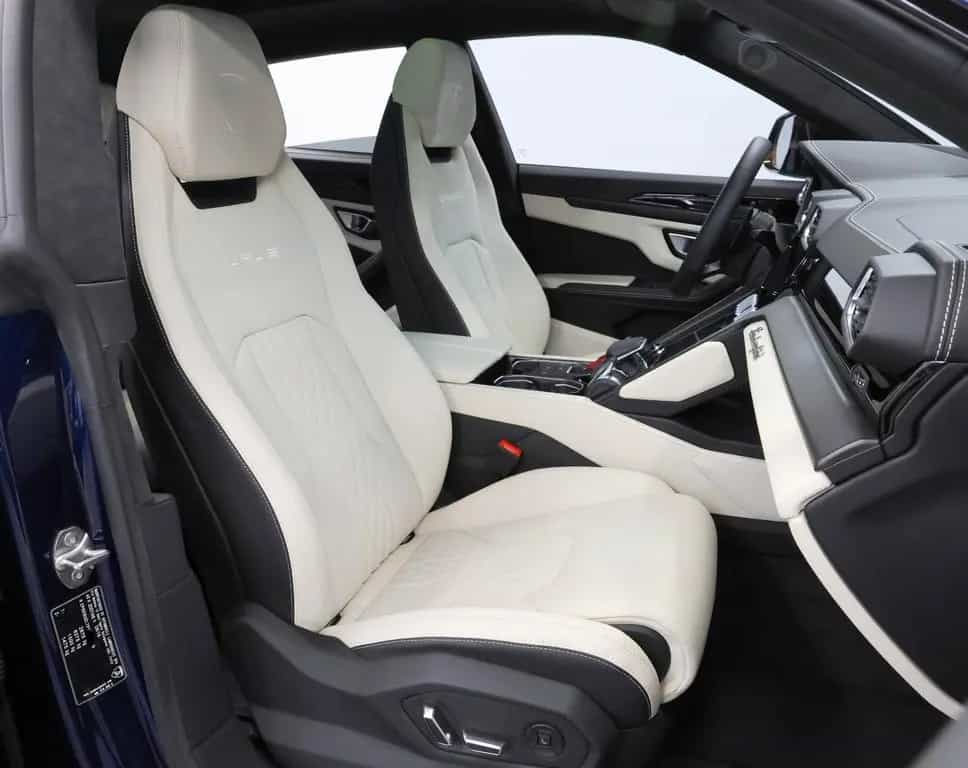 Lamborghini Urus S / AKRAPOVIC / PANO / B & O / MASSAGE 07/2023-photo-19