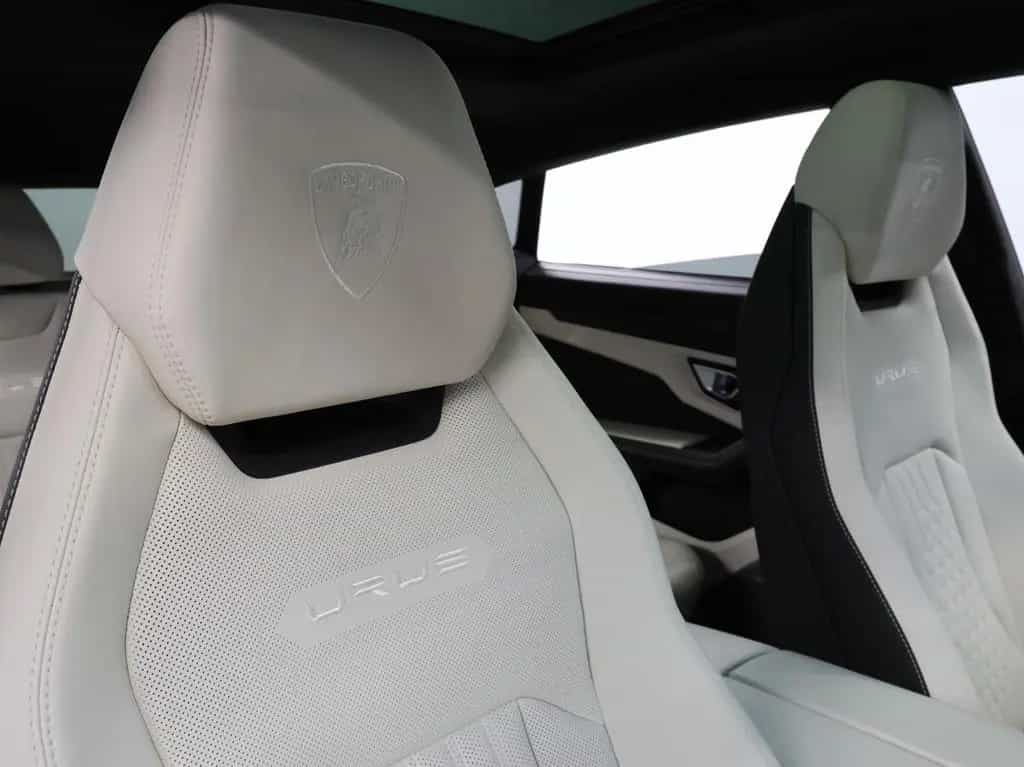 Lamborghini Urus S / AKRAPOVIC / PANO / B & O / MASSAGE 07/2023-photo-20