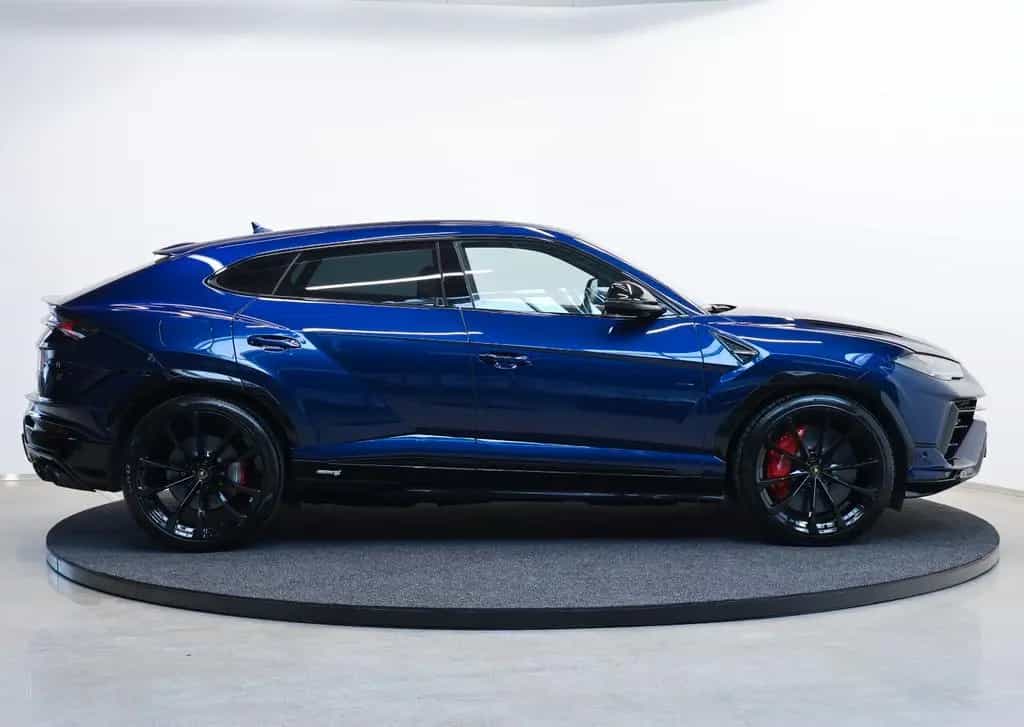Lamborghini Urus S / AKRAPOVIC / PANO / B & O / MASSAGE 07/2023-photo-3