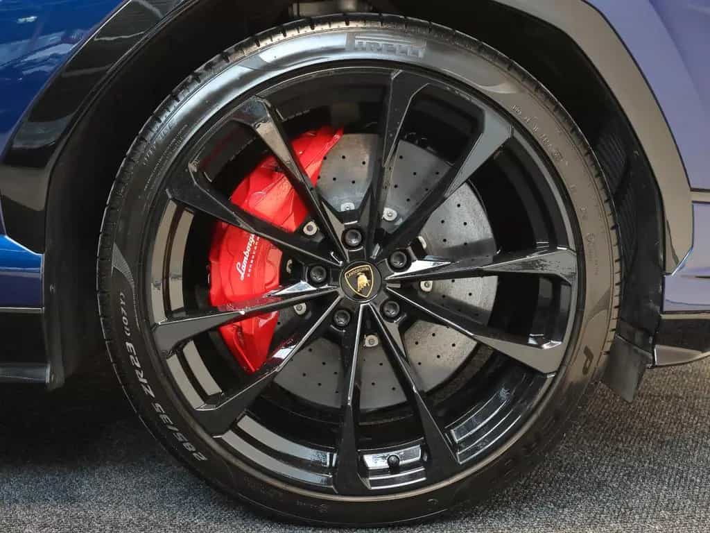 Lamborghini Urus S / AKRAPOVIC / PANO / B & O / MASSAGE 07/2023-photo-8