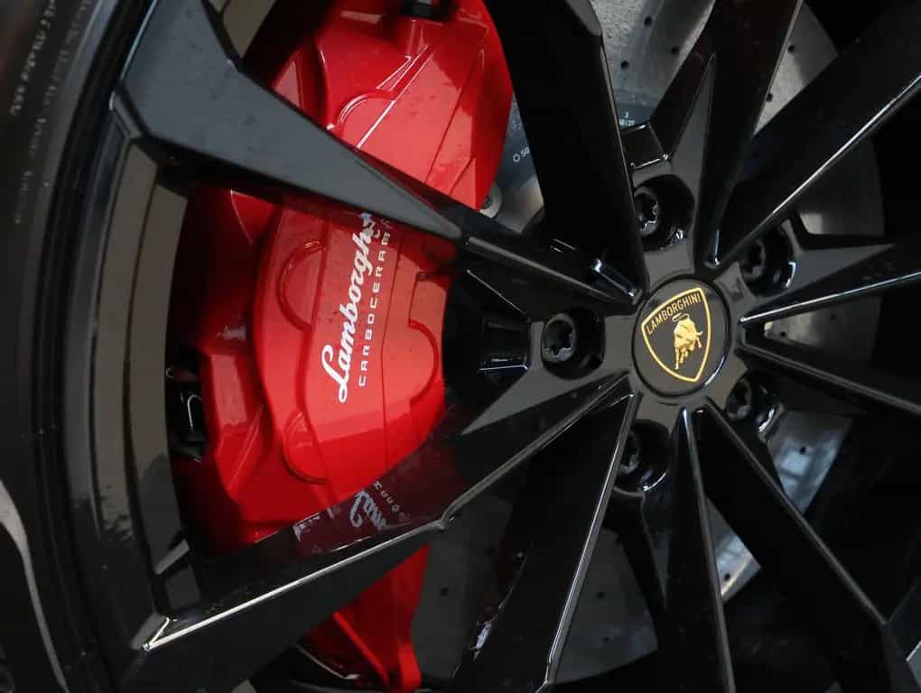 Lamborghini Urus S / AKRAPOVIC / PANO / B & O / MASSAGE 07/2023-photo-9