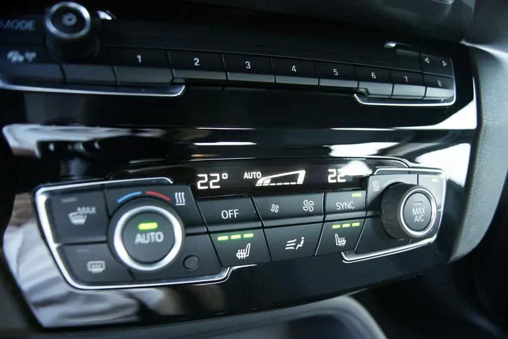 BMW X1 sDrive18i AUTOM*ADVANT*LED*PARKAS*SHZ*TEMP*NA 04/2019-photo-20
