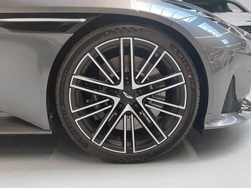 Aston Martin DB12 Volante | Aston Martin Brussels 05/2025-photo-10