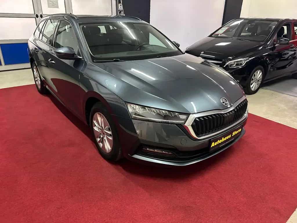 Skoda Octavia Combi  Kamera*Navi*LED*PDC*Carplay* 02/2022-photo-2