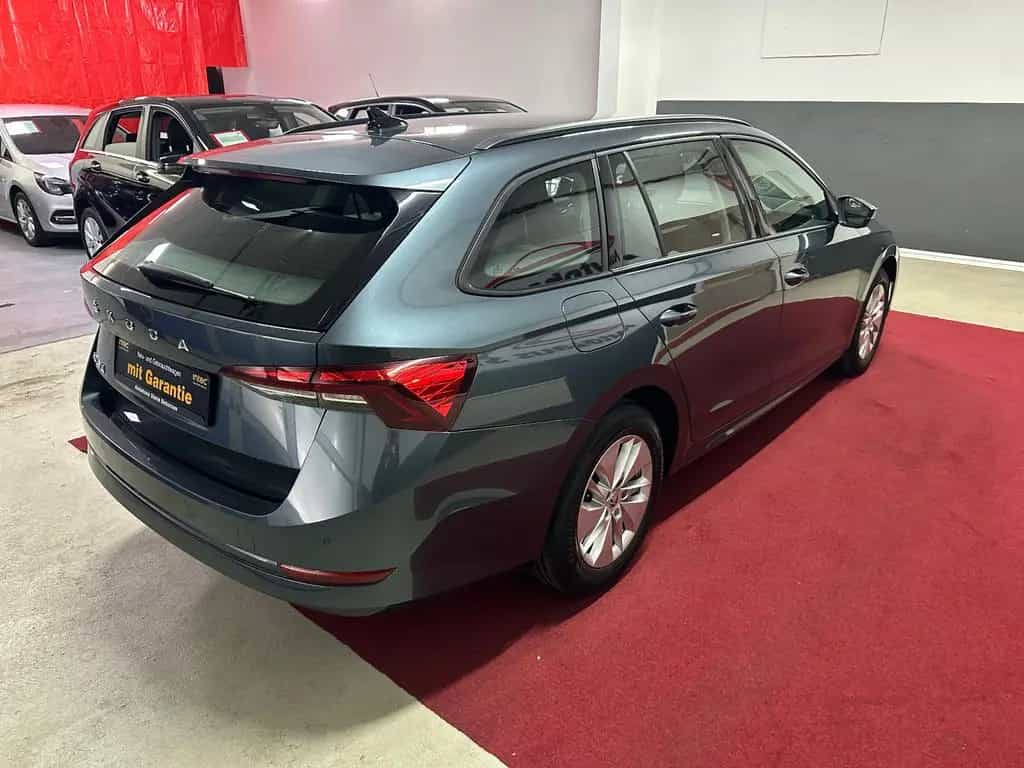 Skoda Octavia Combi  Kamera*Navi*LED*PDC*Carplay* 02/2022-photo-4