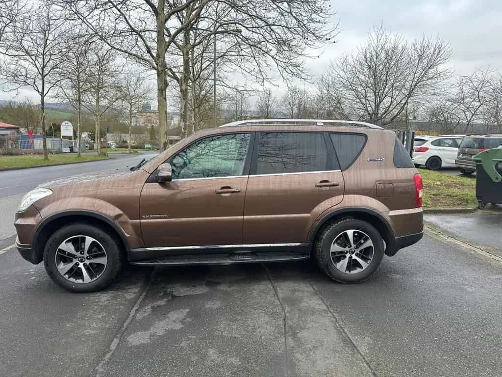 Ssangyong Rexton Rexton W Sapphire 4WD 12/2015-photo-1