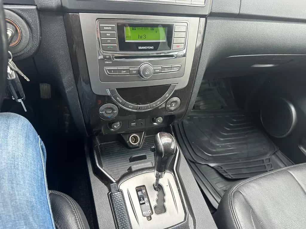 Ssangyong Rexton Rexton W Sapphire 4WD 12/2015-photo-12