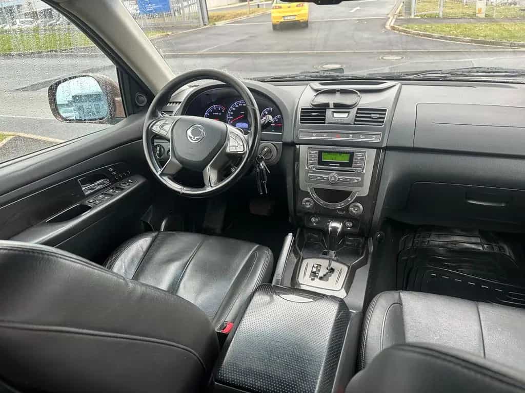 Ssangyong Rexton Rexton W Sapphire 4WD 12/2015-photo-8