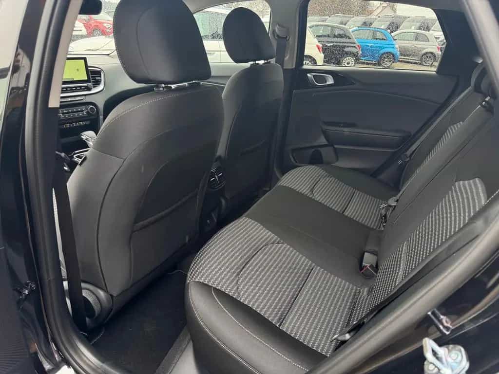 Kia Ceed 1.5 140PS AUT Ultimate P8 NAVI KAMERA SITZH 05/2025-photo-12