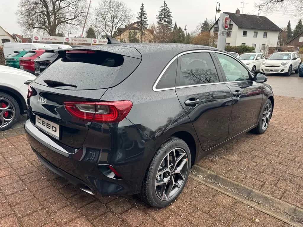 Kia Ceed 1.5 140PS AUT Ultimate P8 NAVI KAMERA SITZH 05/2025-photo-2