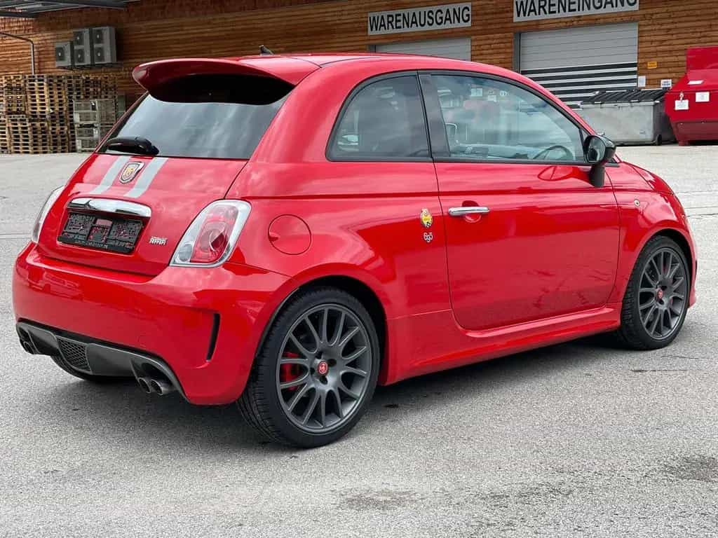 Abarth 695 Tributo Ferrari Edition 10/2010-photo-2