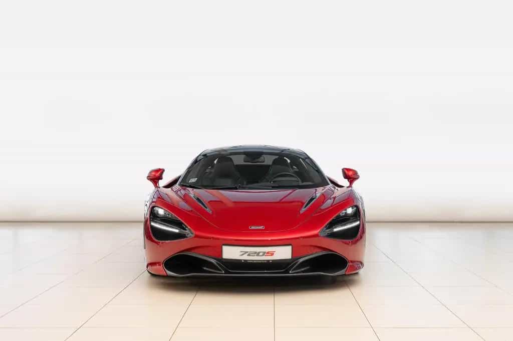 McLaren 720S Coupe - Luxury, Memphis Red, B&W 01/2018-photo-1