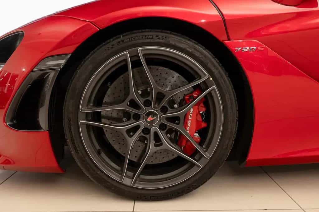 McLaren 720S Coupe - Luxury, Memphis Red, B&W 01/2018-photo-19