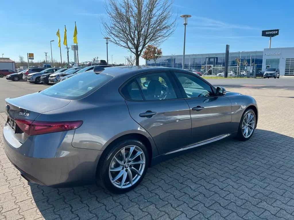 Alfa Romeo Giulia Ti Q4 01/2024-photo-3