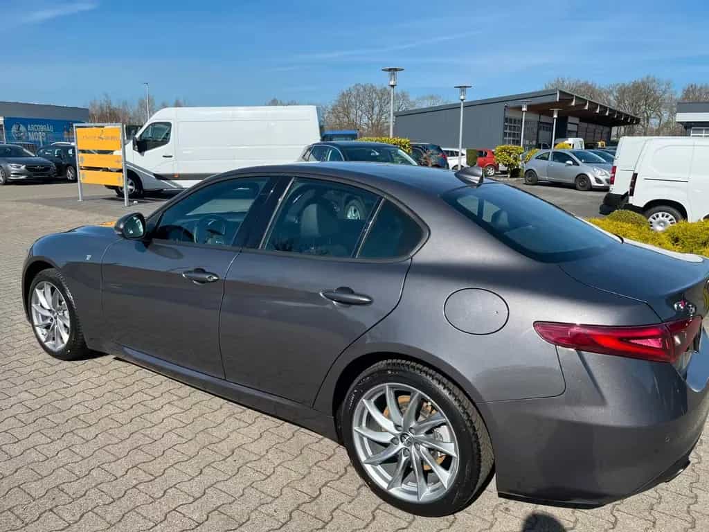 Alfa Romeo Giulia Ti Q4 01/2024-photo-5