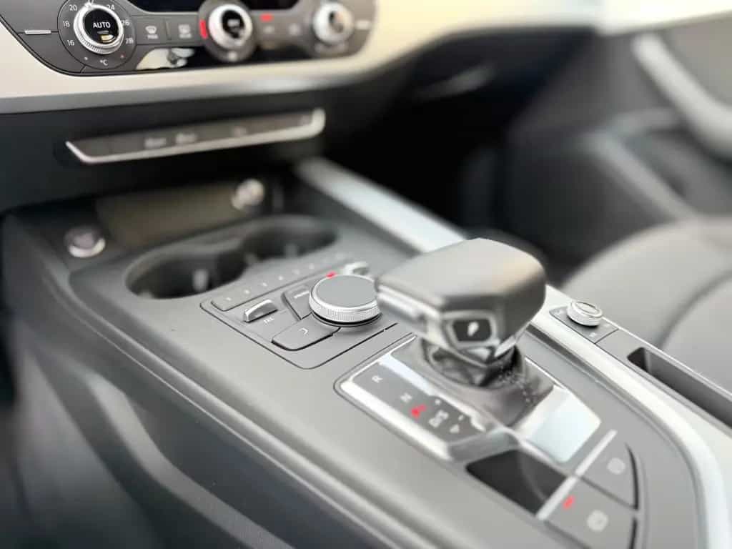 Audi A4 Lim.AUTOMATI/PDC/KAMERA/TEMPOMA/I HAND 11/2017-photo-10