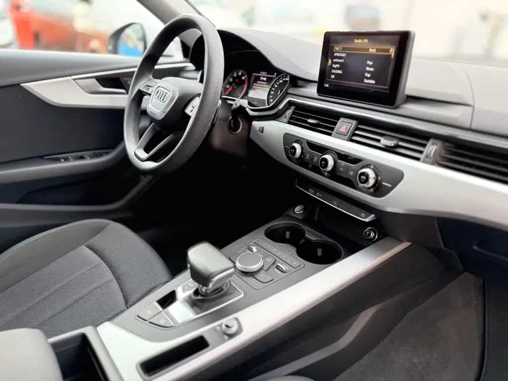Audi A4 Lim.AUTOMATI/PDC/KAMERA/TEMPOMA/I HAND 11/2017-photo-21