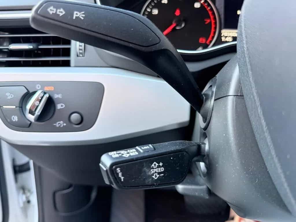 Audi A4 Lim.AUTOMATI/PDC/KAMERA/TEMPOMA/I HAND 11/2017-photo-29
