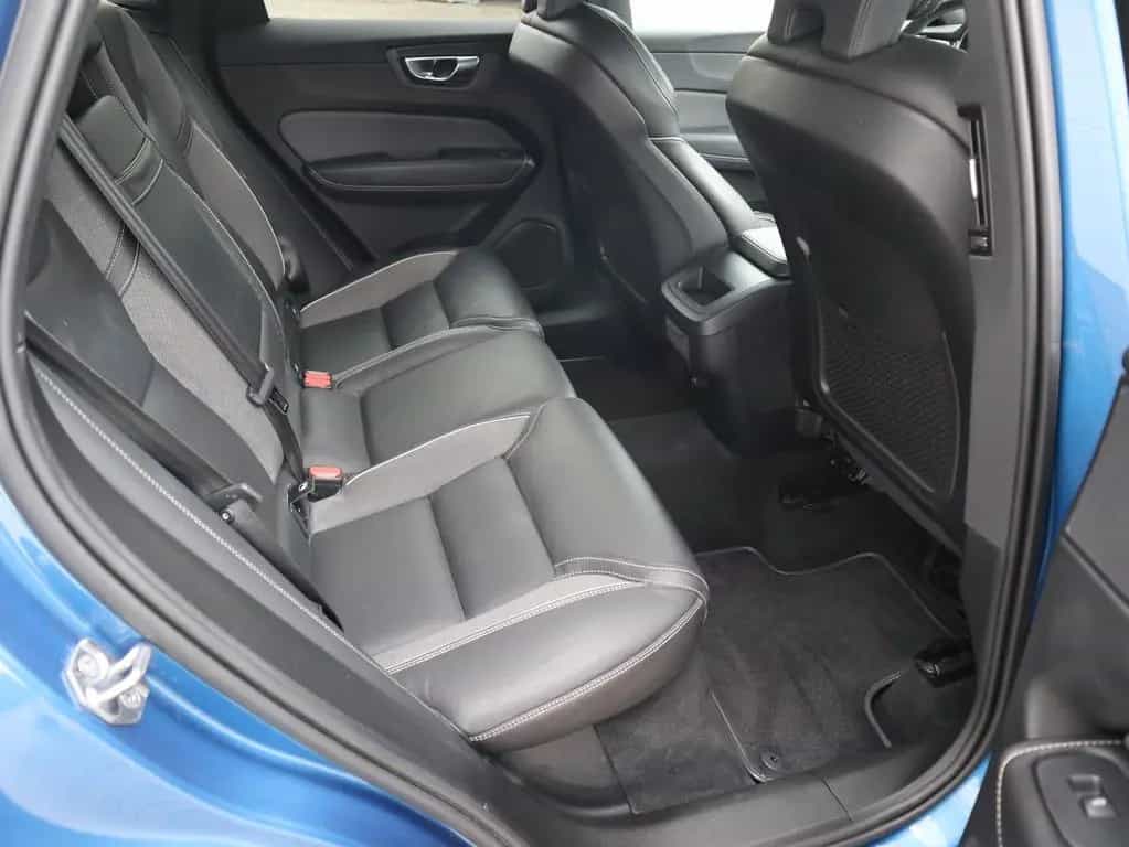 Volvo XC60 D4 R Design FWD 07/2020-photo-12