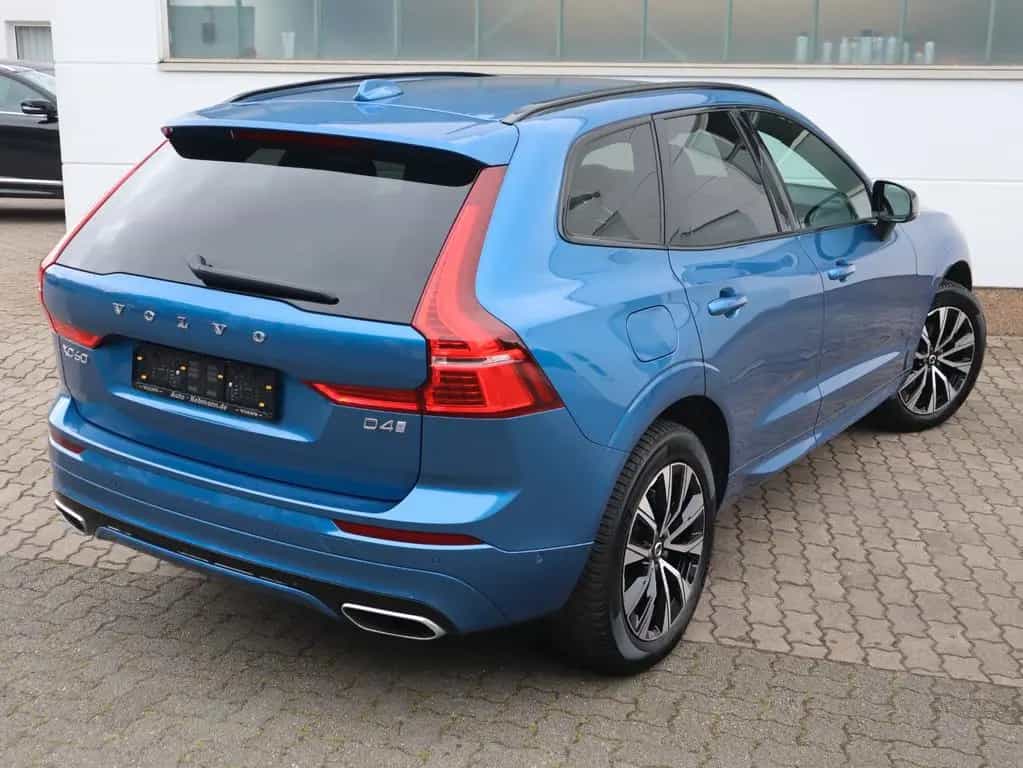 Volvo XC60 D4 R Design FWD 07/2020-photo-16