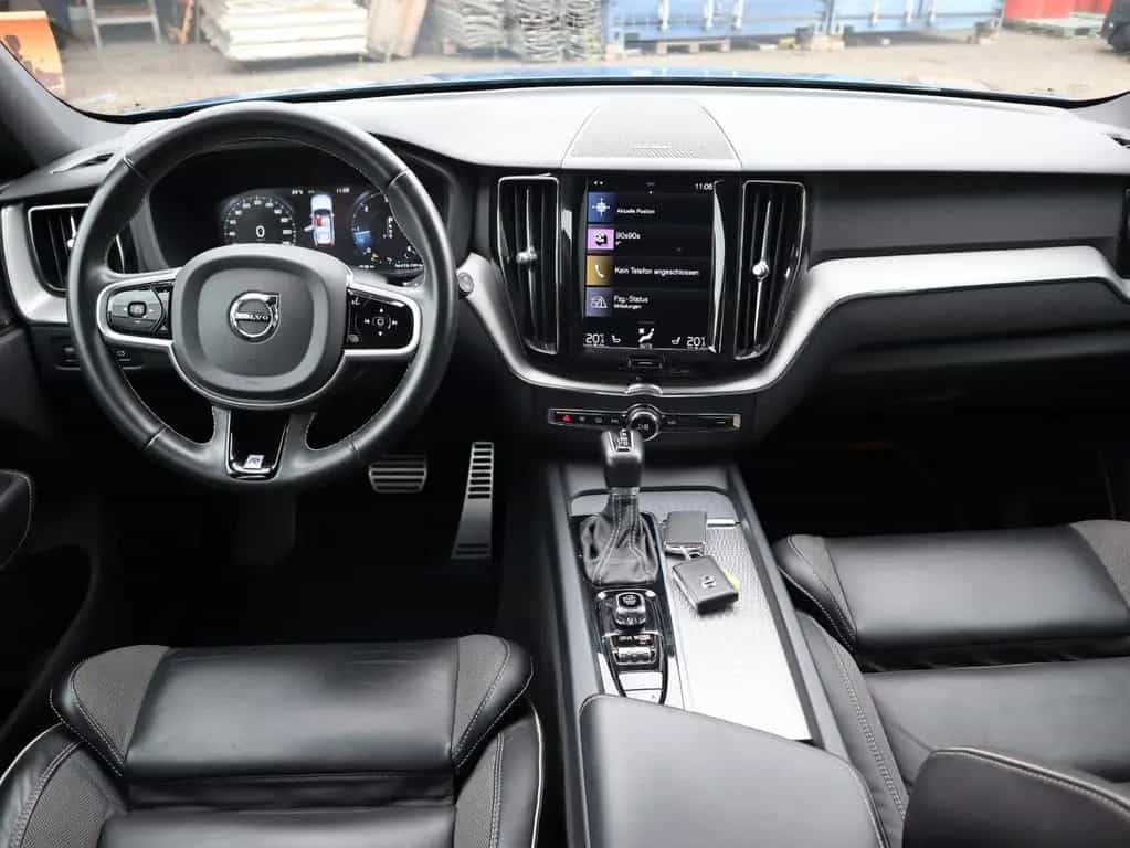 Volvo XC60 D4 R Design FWD 07/2020-photo-7