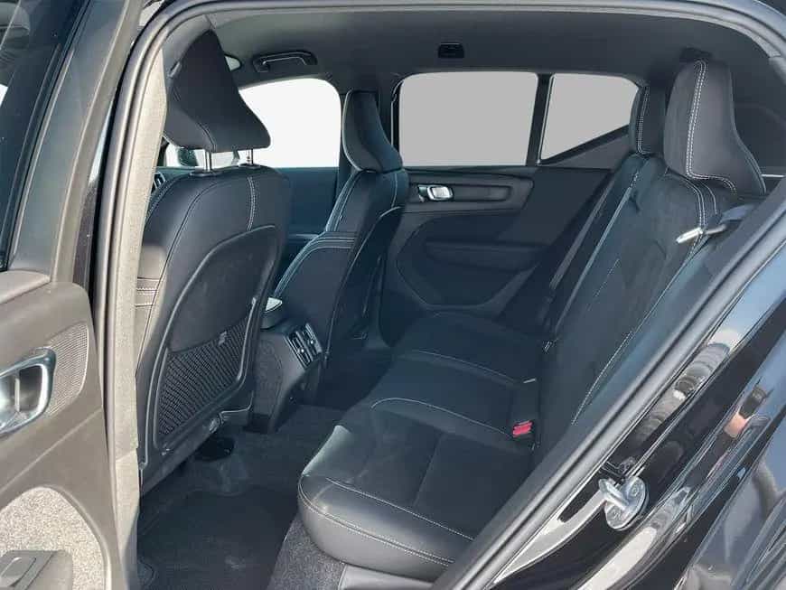 Volvo XC40 B4 B DKG Plus Dark 10/2024-photo-11