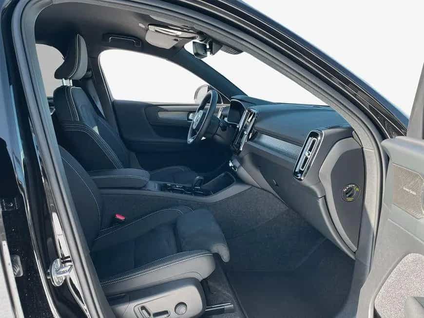 Volvo XC40 B4 B DKG Plus Dark 10/2024-photo-12