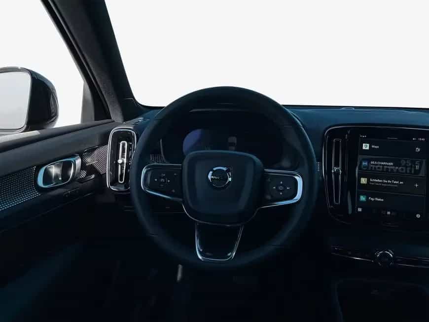 Volvo XC40 B4 B DKG Plus Dark 10/2024-photo-16