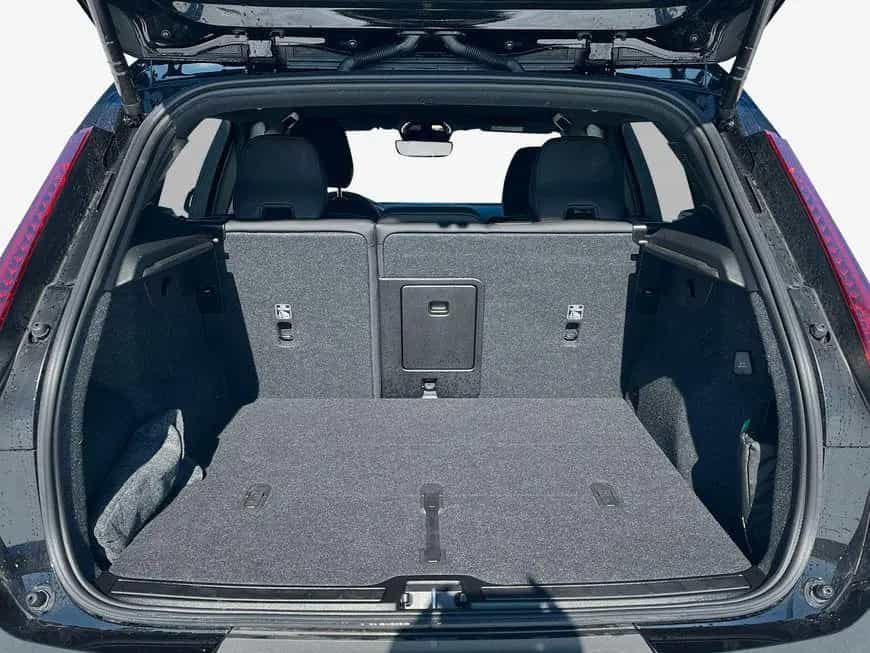 Volvo XC40 B4 B DKG Plus Dark 10/2024-photo-8