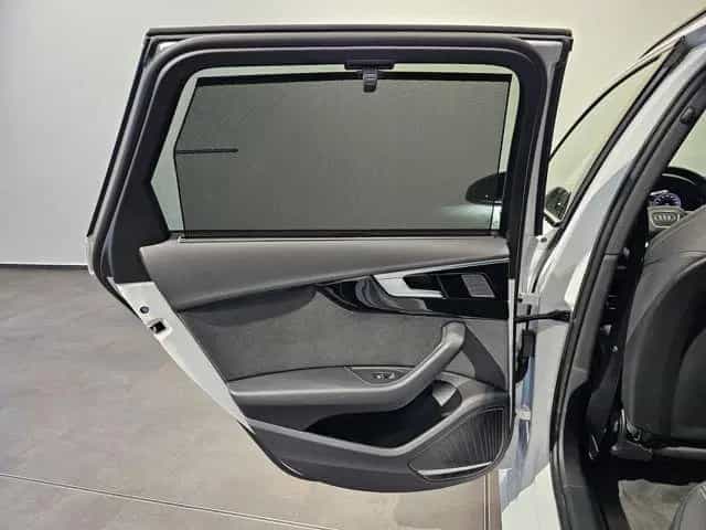 Audi A4 2x S Line Competition Pano Kamera Ahk 19'' 12/2023-photo-24