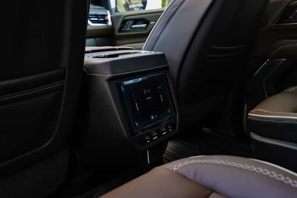 GMC Yukon Denali Ultimate 6.2 | MY2025 null-photo-14