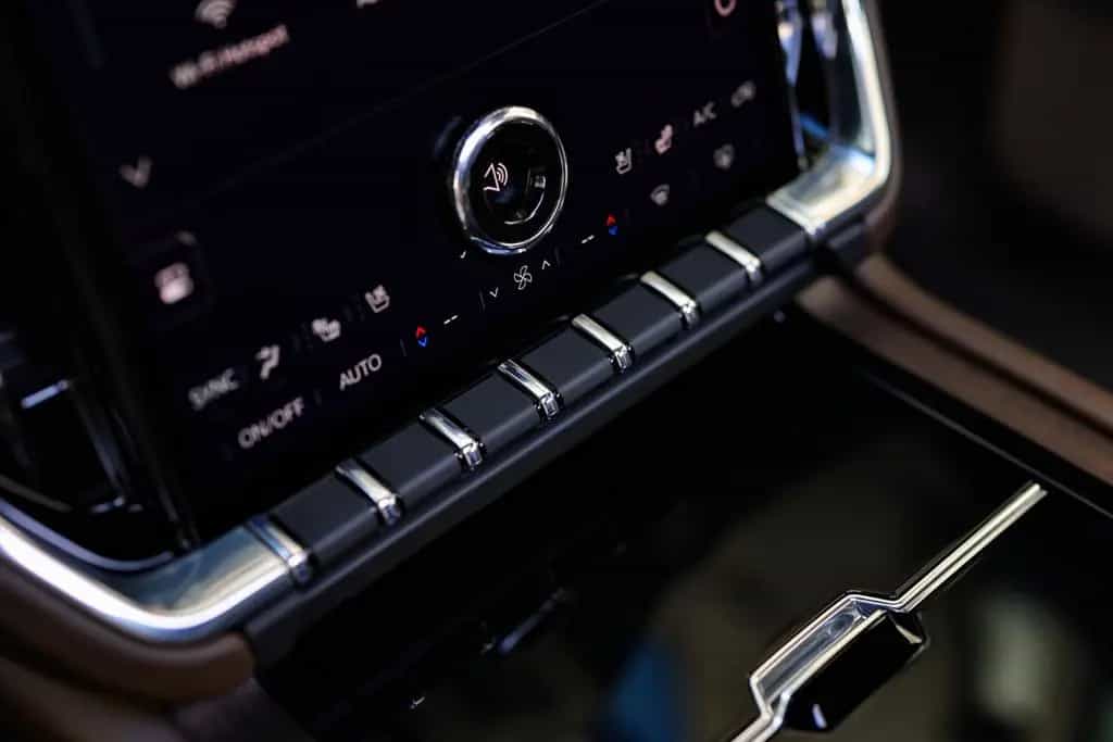 GMC Yukon Denali Ultimate 6.2 | MY2025 null-photo-25