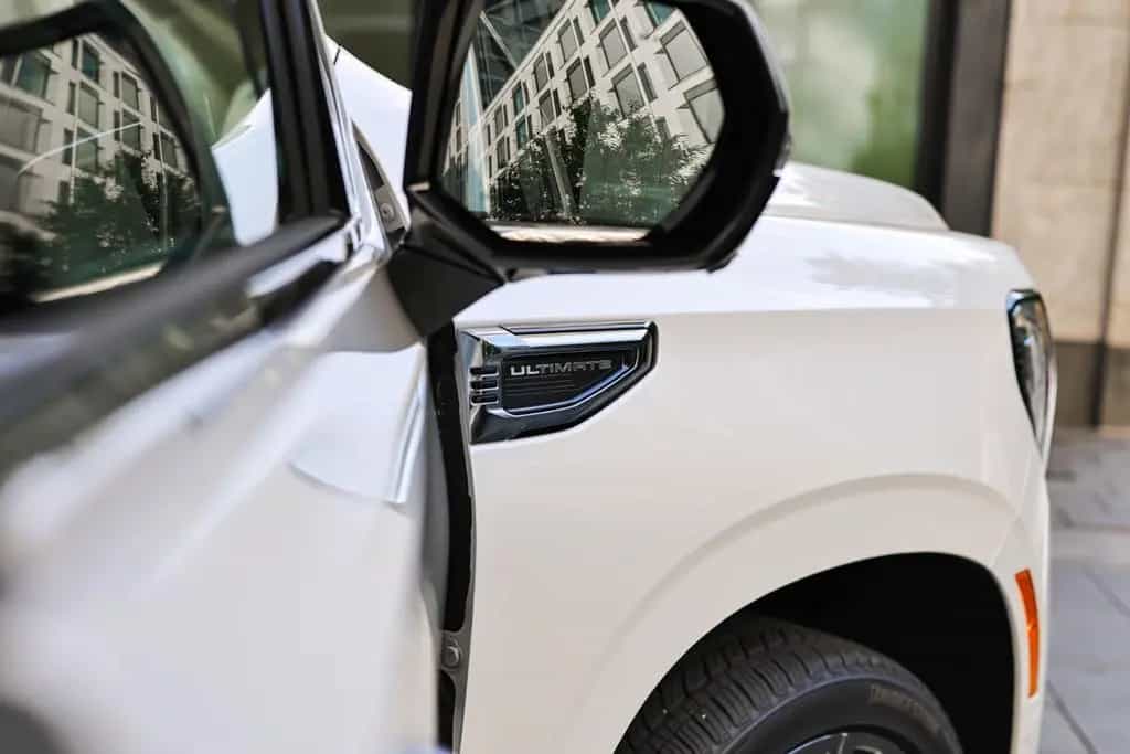 GMC Yukon Denali Ultimate 6.2 | MY2025 null-photo-40