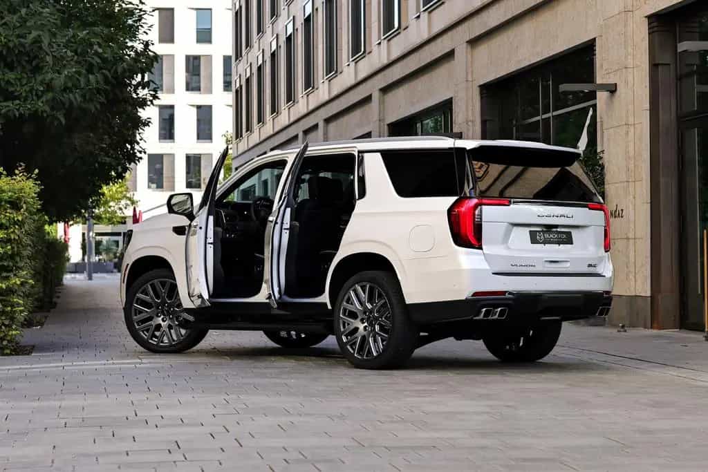 GMC Yukon Denali Ultimate 6.2 | MY2025 null-photo-43