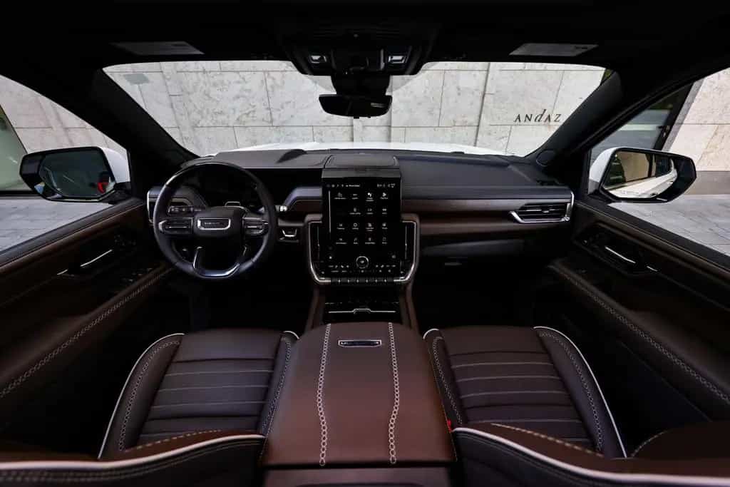 GMC Yukon Denali Ultimate 6.2 | MY2025 null-photo-8