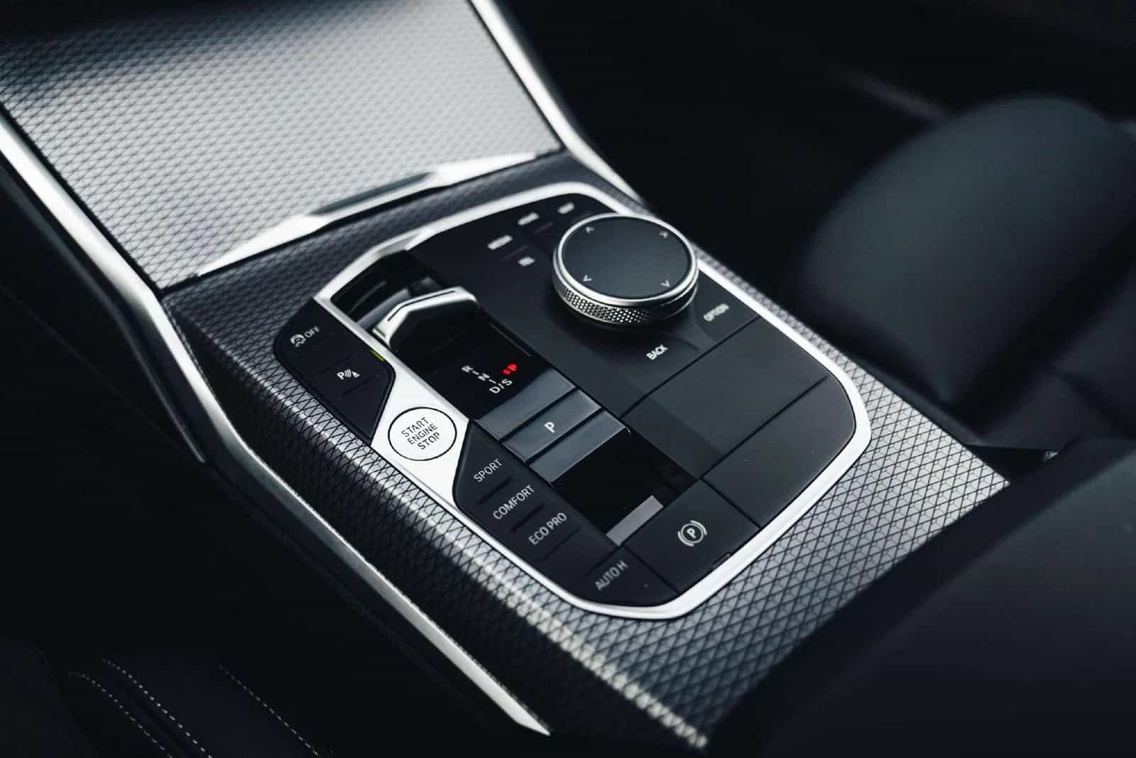 BMW 3 Series 03/2024-photo-18