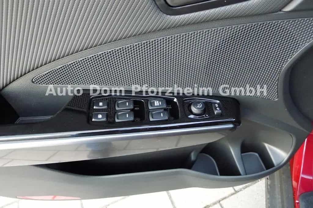 KGM Tivoli 1,5T BLISS/FWD/AT/KAMERA 09/2025-photo-6
