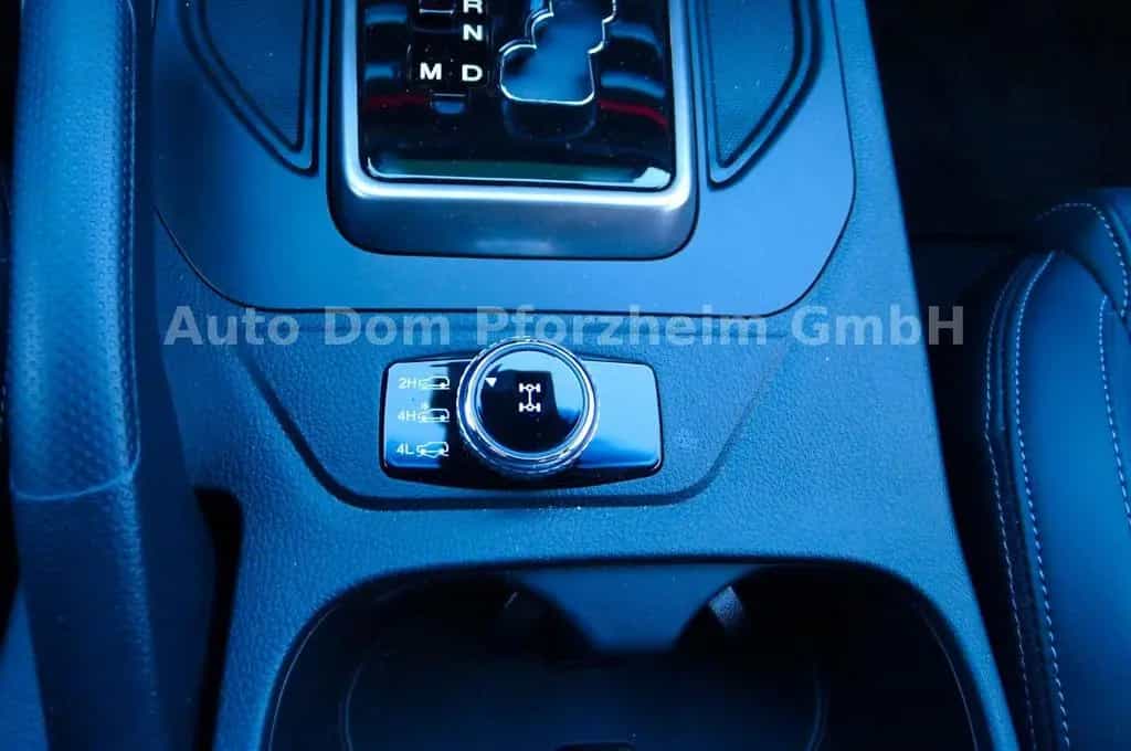 KGM Musso GRAND 2,2 D AWD AT LUX/Leder/AHK 03/2025-photo-11