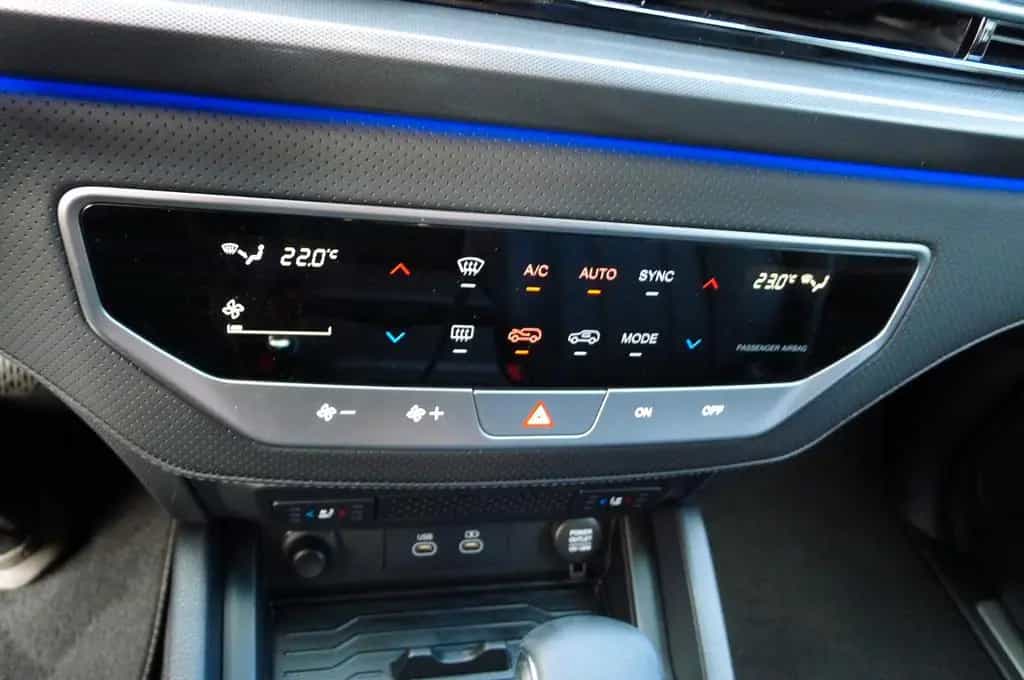 KGM Musso 2,2 D AWD AT LUX/Leder/LED 06/2025-photo-15