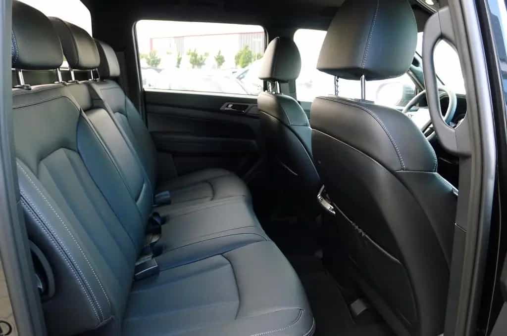 KGM Musso 2,2 D AWD AT LUX/Leder/LED 06/2025-photo-8