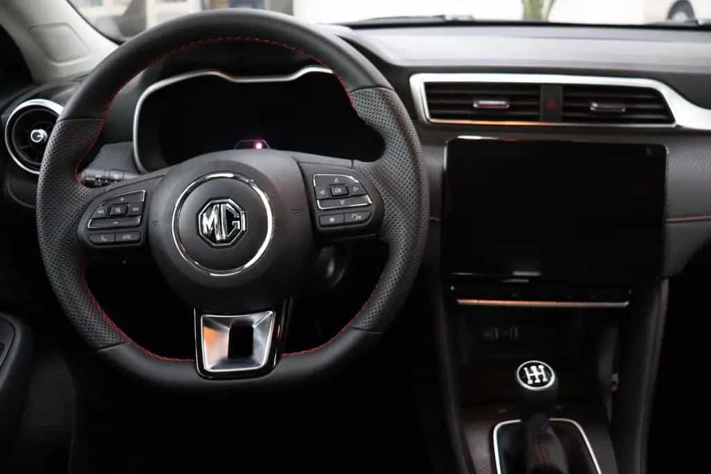 MG ZS 1.5 Luxury Leder SHZ Navi 360° Virtual SOFORT 02/2025-photo-7