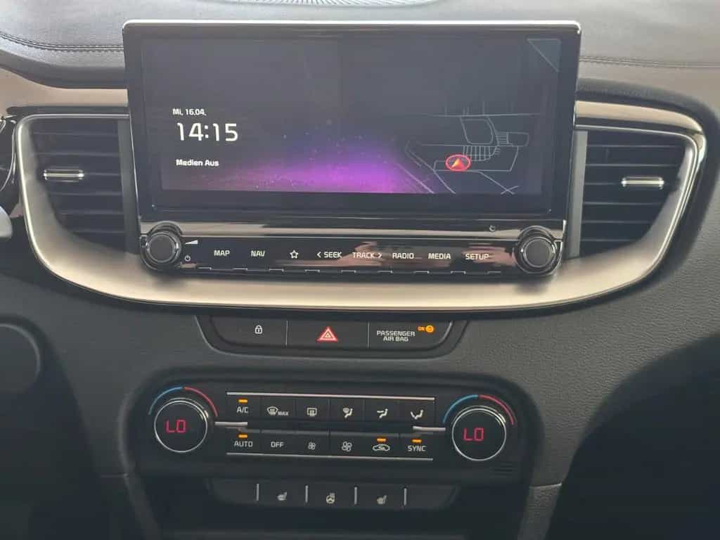 Kia CEED_5 1.5T 140 DCT7 VIS KOMF+ NAVI 10/2025-photo-14