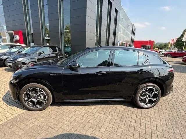 Alfa Romeo Stelvio 2.0 Turbo 16V Veloce Q 4 04/2024-photo-1